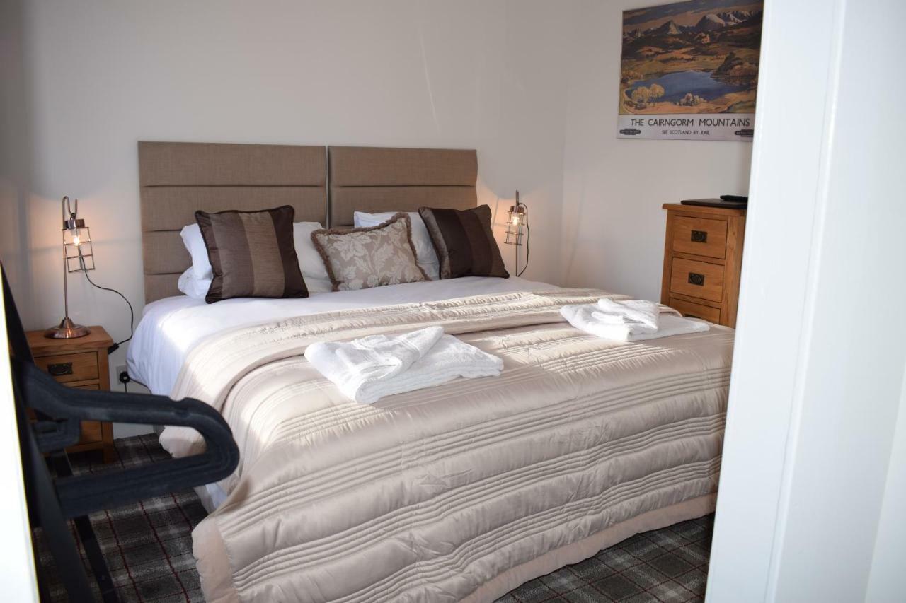 The Highlandman Station Bed & Breakfast Крийф Екстериор снимка